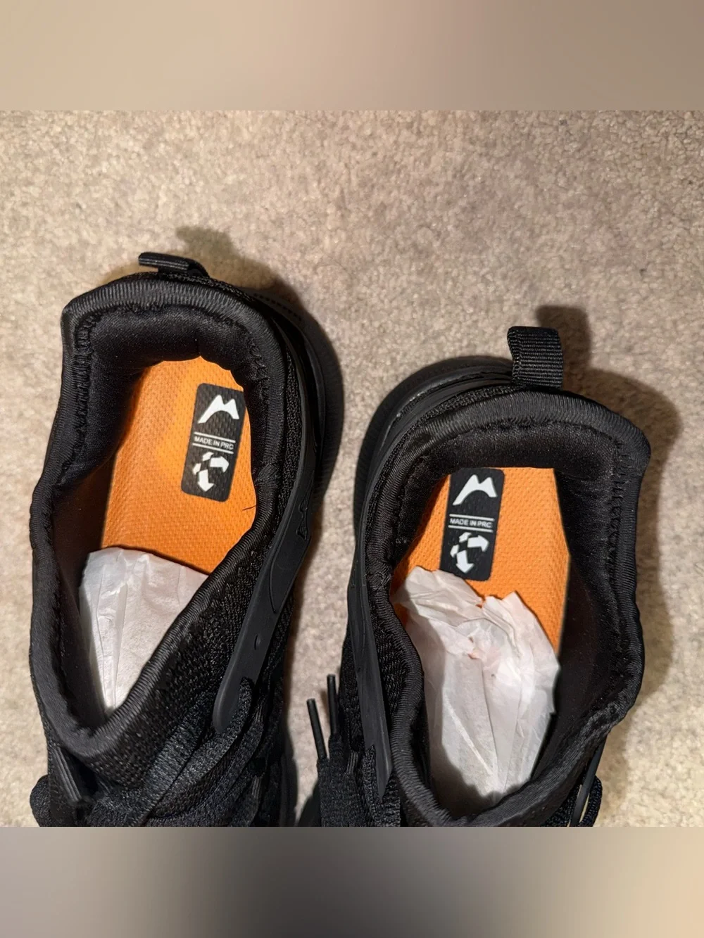 NWT Unisex INZCOU Tennis Gym Shoes (Size W10/M9)